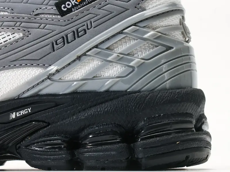 New Balance Chaussures de sport Rétro Collaboration U19064W2 #20262868833063
